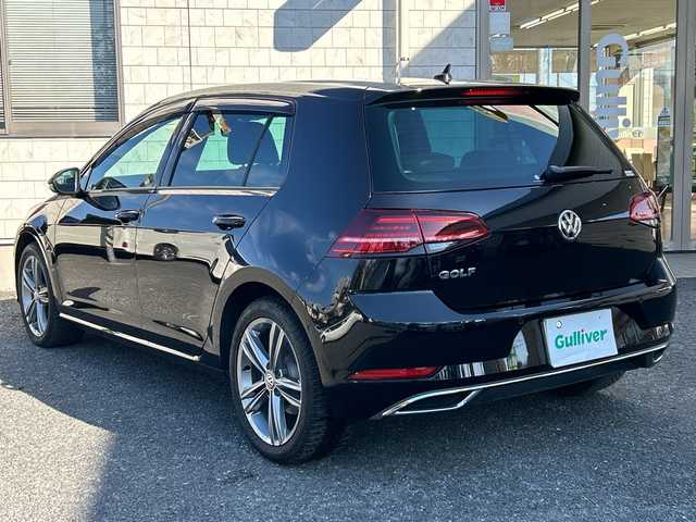 フォルクスワーゲン ゴルフ TSI ハイライン マイスター 埼玉県 2020(令2)年 5.8万km ディープブラックパールエフェクト メーカーナビ　/(AM/FM/AUX/CD/DVD/USB/Bluetooth/フルセグ)/ETC2.0 /ドラレコ前後/バックカメラ　/ドアバイザー　/電格ミラー　/LEDライト　/パワーシート(D)　/シートヒーター(D/N)　/フォグランプ　/ISOFIX /純正フロア　/BSM　/パドルシフト/ステアリングスイッチ　/オートライト　/プッシュスタート/純正フロア/クルーズコントロール/フロントアシスト/TRC/アイドリング/パーキングアシスト/パーキングセンサー/プレミアムサウンドDYNAUDIO/スマートキー/スペアキー1本/保証書/取扱説明書/パワーステアリング/パワーウィンドウ/ABS