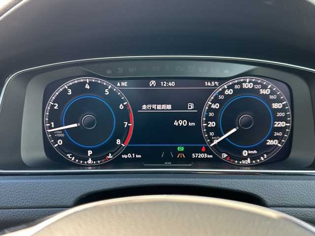 フォルクスワーゲン ゴルフ TSI ハイライン マイスター 埼玉県 2020(令2)年 5.8万km ディープブラックパールエフェクト メーカーナビ　/(AM/FM/AUX/CD/DVD/USB/Bluetooth/フルセグ)/ETC2.0 /ドラレコ前後/バックカメラ　/ドアバイザー　/電格ミラー　/LEDライト　/パワーシート(D)　/シートヒーター(D/N)　/フォグランプ　/ISOFIX /純正フロア　/BSM　/パドルシフト/ステアリングスイッチ　/オートライト　/プッシュスタート/純正フロア/クルーズコントロール/フロントアシスト/TRC/アイドリング/パーキングアシスト/パーキングセンサー/プレミアムサウンドDYNAUDIO/スマートキー/スペアキー1本/保証書/取扱説明書/パワーステアリング/パワーウィンドウ/ABS