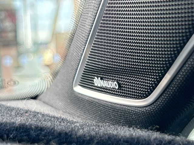 フォルクスワーゲン ゴルフ TSI ハイライン マイスター 埼玉県 2020(令2)年 5.8万km ディープブラックパールエフェクト メーカーナビ　/(AM/FM/AUX/CD/DVD/USB/Bluetooth/フルセグ)/ETC2.0 /ドラレコ前後/バックカメラ　/ドアバイザー　/電格ミラー　/LEDライト　/パワーシート(D)　/シートヒーター(D/N)　/フォグランプ　/ISOFIX /純正フロア　/BSM　/パドルシフト/ステアリングスイッチ　/オートライト　/プッシュスタート/純正フロア/クルーズコントロール/フロントアシスト/TRC/アイドリング/パーキングアシスト/パーキングセンサー/プレミアムサウンドDYNAUDIO/スマートキー/スペアキー1本/保証書/取扱説明書/パワーステアリング/パワーウィンドウ/ABS