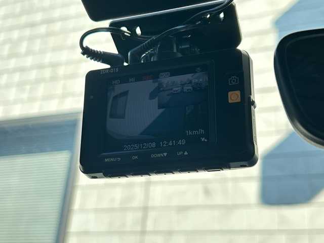 フォルクスワーゲン ゴルフ TSI ハイライン マイスター 埼玉県 2020(令2)年 5.8万km ディープブラックパールエフェクト メーカーナビ　/(AM/FM/AUX/CD/DVD/USB/Bluetooth/フルセグ)/ETC2.0 /ドラレコ前後/バックカメラ　/ドアバイザー　/電格ミラー　/LEDライト　/パワーシート(D)　/シートヒーター(D/N)　/フォグランプ　/ISOFIX /純正フロア　/BSM　/パドルシフト/ステアリングスイッチ　/オートライト　/プッシュスタート/純正フロア/クルーズコントロール/フロントアシスト/TRC/アイドリング/パーキングアシスト/パーキングセンサー/プレミアムサウンドDYNAUDIO/スマートキー/スペアキー1本/保証書/取扱説明書/パワーステアリング/パワーウィンドウ/ABS