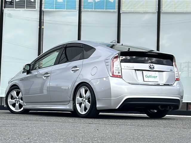 トヨタ プリウス S ツーリングセレクション 山形県 2012(平24)年 1.8万km シルバーM 禁煙車/モデリスタエアロパーツ/横滑り防止装置/純正SDナビ/（Bluetooth/CD/DVD/フルセグ)/バックカメラ/前方ドライブレコーダー/LEDオートライト/フォグランプ/Clazzioレザー調 シートカバー/ビルトインETC/純正AW/純正フロアマット/電動格納ウィンカーミラー/スマートキー/ドアバイザー