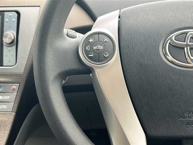 トヨタ プリウス S ツーリングセレクション 山形県 2012(平24)年 1.8万km シルバーM 禁煙車/モデリスタエアロパーツ/横滑り防止装置/純正SDナビ/（Bluetooth/CD/DVD/フルセグ)/バックカメラ/前方ドライブレコーダー/LEDオートライト/フォグランプ/Clazzioレザー調 シートカバー/ビルトインETC/純正AW/純正フロアマット/電動格納ウィンカーミラー/スマートキー/ドアバイザー