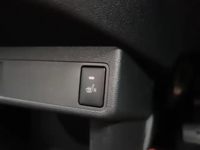 トヨタ パッソ モーダ　チャーム 山形県 2022(令4)年 3万km ブラックマイカメタリック/パウダリーベージュメタリック 2トーン 衝突被害軽減システム/純正SDナビ/　　【CD DVD BT フルセグ MSV AUX】/全周囲カメラ/LEDオートライト/ハーフレザーシート/シートヒーター/アイドリングストップ/コーナーセンサー/ステアリングスイッチ/フォグランプ/スマートキー/ETC