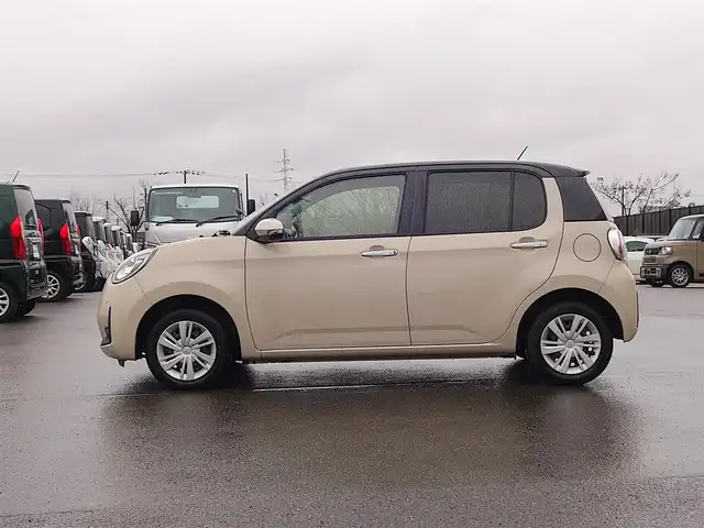 トヨタ パッソ モーダ　チャーム 山形県 2022(令4)年 3万km ブラックマイカメタリック/パウダリーベージュメタリック 2トーン 衝突被害軽減システム/純正SDナビ/　　【CD DVD BT フルセグ MSV AUX】/全周囲カメラ/LEDオートライト/ハーフレザーシート/シートヒーター/アイドリングストップ/コーナーセンサー/ステアリングスイッチ/フォグランプ/スマートキー/ETC