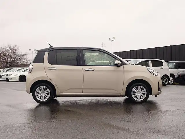 トヨタ パッソ モーダ　チャーム 山形県 2022(令4)年 3万km ブラックマイカメタリック/パウダリーベージュメタリック 2トーン 衝突被害軽減システム/純正SDナビ/　　【CD DVD BT フルセグ MSV AUX】/全周囲カメラ/LEDオートライト/ハーフレザーシート/シートヒーター/アイドリングストップ/コーナーセンサー/ステアリングスイッチ/フォグランプ/スマートキー/ETC