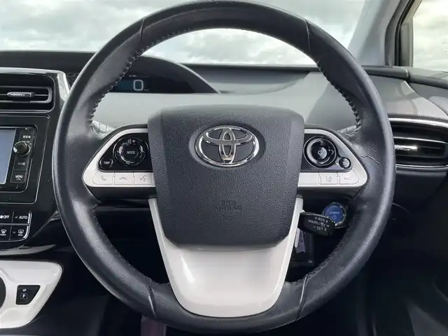 トヨタ プリウス A 佐賀県 2016(平28)年 9.4万km ホワイトパールクリスタルシャイン レーダークルーズコントロール/パーキングアシスト/レーンキープアシスト/衝突被害低減ブレーキ/ブラインドスポットモニター/オートマチックハイビーム/純正SDナビ/CD　DVD　SD　BT/バックカメラ/ビルトインETC/ヘッドアップディスプレイ/ステアリングリモコン/モデリスタエアロパーツ/モデリスタ15インチアルミホイール/純正LEDヘッドライト/フォグランプ/ウィンカーミラー/ドアバイザ―/プッシュスタート/スマートキー　