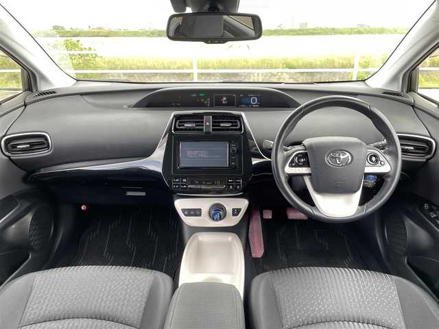 トヨタ プリウス A 佐賀県 2016(平28)年 9.4万km ホワイトパールクリスタルシャイン モデリスタエアロ(F/S/R)/モデリスタアルミホイール/純正メモリーナビ/CD/DVD/Bluetooth/フルセグ/バックカメラ/トヨタセーフティセンス/・レーンキープアシスト/・プリクラッシュセーフティ/・ハイビームアシスト/・レーダークルーズコントロール/ヘッドアップディスプレイ/LEDオートヘッドライト/ETC