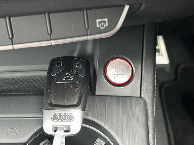 アウディ Ｓ４ アバント 愛知県 2019(令1)年 10.3万km ミトスブラックメタリック /メーカーOPSDナビ/（Bluetooth/ワンセグTV/DVD/USB)//バックカメラ（全周囲）//社外ドラレコ前後//パーキングアシスト//クリアナンスソナー//リヤクロストラフィックアラート//アダブティブクルーズコントロール//アウディサイドアシスト//アウディアクティブレーンアシスト//ドライビングセレクト//純正ビルトイン2.0ETC//スマートキー/(スペアキー×１）//取説//保証書