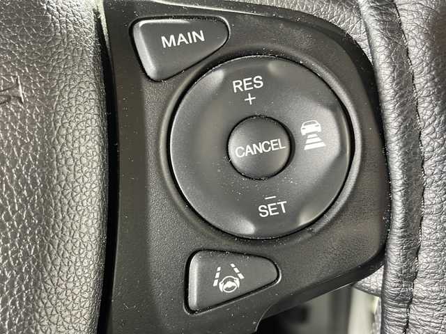 ホンダ フリード G ホンダセンシング 福岡県 2020(令2)年 5.8万km プラチナホワイトパール ・社外ナビ/・Bカメラ/・ETC/・フルセグTV/・クルコン/・CD/DVD/・IPoｄ/・Bluetooth/・両側パワースライドドア/・ウォークスルー/・３列シート/・オートライト/・純正フロアマット