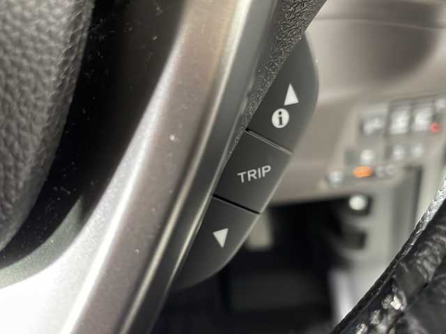 ホンダ フリード G ホンダセンシング 福岡県 2020(令2)年 5.8万km プラチナホワイトパール ・社外ナビ/・Bカメラ/・ETC/・フルセグTV/・クルコン/・CD/DVD/・IPoｄ/・Bluetooth/・両側パワースライドドア/・ウォークスルー/・３列シート/・オートライト/・純正フロアマット
