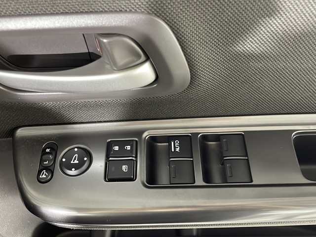 ホンダ フリード G ホンダセンシング 福岡県 2020(令2)年 5.8万km プラチナホワイトパール ・社外ナビ/・Bカメラ/・ETC/・フルセグTV/・クルコン/・CD/DVD/・IPoｄ/・Bluetooth/・両側パワースライドドア/・ウォークスルー/・３列シート/・オートライト/・純正フロアマット