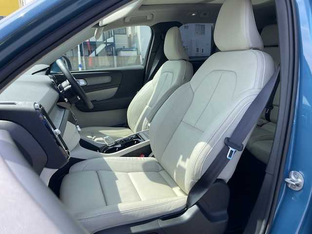 ボルボ ボルボ ＸＣ４０ 青森県 2022(令4)年 5.9万km 青 4WD/ハーマンカードンサウンド/パノラマサンルーフ/ICターボ/白革シート/全席シートレーター/全方位カメラ/ＡＣＣ/ＡｐｐｌｅＣａｒＰｌａｙ/AndroidAuto/純正ナビ/(USB/Bt)/ＢＬＩＳ/D席メモリー付き/前席パワーシート/前車発進通知機能/ＬＥＤオートライト/LEDフォグランプ/純正１９インチアルミホイール/ウインカーミラー/ブラックルーフレール/ヘットライトウオッシャー/前後バンパーソナー/ドライブレコーダー（前後）/革巻きステア/ノブ/プッシュスタートシステム/W/サイド/カーテンエアバッグ/ABS/スマートキーｘ２/取扱説明書/保証書/点検記録簿（Ｒ５．Ｒ６）