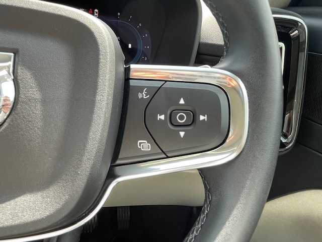 ボルボ ボルボ ＸＣ４０ 青森県 2022(令4)年 5.9万km 青 4WD/ハーマンカードンサウンド/パノラマサンルーフ/ICターボ/白革シート/全席シートレーター/全方位カメラ/ＡＣＣ/ＡｐｐｌｅＣａｒＰｌａｙ/AndroidAuto/純正ナビ/(USB/Bt)/ＢＬＩＳ/D席メモリー付き/前席パワーシート/前車発進通知機能/ＬＥＤオートライト/LEDフォグランプ/純正１９インチアルミホイール/ウインカーミラー/ブラックルーフレール/ヘットライトウオッシャー/前後バンパーソナー/ドライブレコーダー（前後）/革巻きステア/ノブ/プッシュスタートシステム/W/サイド/カーテンエアバッグ/ABS/スマートキーｘ２/取扱説明書/保証書/点検記録簿（Ｒ５．Ｒ６）