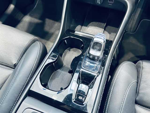 ボルボ ＸＣ４０ T4 AWD インスクリプション 大阪府 2019(令1)年 3.6万km グレー コンビニエンスP/ハーマンカードン/ACC/BLIS/黒革/パワーシート/Dシートメモリ/シートヒーター/ステアリングヒーター/純正ナビ/TV/360度カメラ/applecarplay/純正19インチAW/LEDヘッドライト/電動リアゲート/自動駐車/ワイヤレス充電