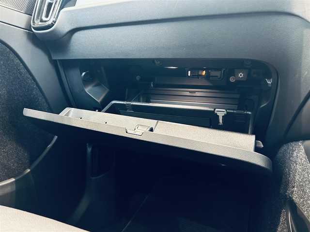 ボルボ ＸＣ４０ T4 AWD インスクリプション 大阪府 2019(令1)年 3.6万km グレー コンビニエンスP/ハーマンカードン/ACC/BLIS/黒革/パワーシート/Dシートメモリ/シートヒーター/ステアリングヒーター/純正ナビ/TV/360度カメラ/applecarplay/純正19インチAW/LEDヘッドライト/電動リアゲート/自動駐車/ワイヤレス充電