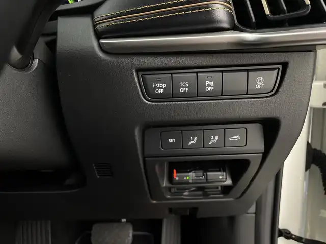 マツダ ＣＸ－６０ XD HV エクスクルーシブスポーツ 新潟県 2022(令4)年 2.8万km パール ４WD/禁煙車/BOSEサウンド/ｉ－ＡＣＴＩＶＳＥＮＳＥ/マツダコネクトナビ/　　AM/FM/BT/applecarplay/androidauto/HDMI/アラウンドビューモニター/パワーバックドア/マツダレーダークルーズコントロール/LEDオートライト/オートマチックハイビーム/前席ベンチレーションシート/運転席メモリシート/前席パワーシート/純正20インチアルミホイール付/電動パーキングブレーキ/オートブレーキホールド/ステアリングヒーター/ステアリングスイッチ/アイドリングストップ/typeCポート/ドライブレコーダー/ブラインドスポットモニター/AC100V充電/トノカバー/スマートキー/ETC