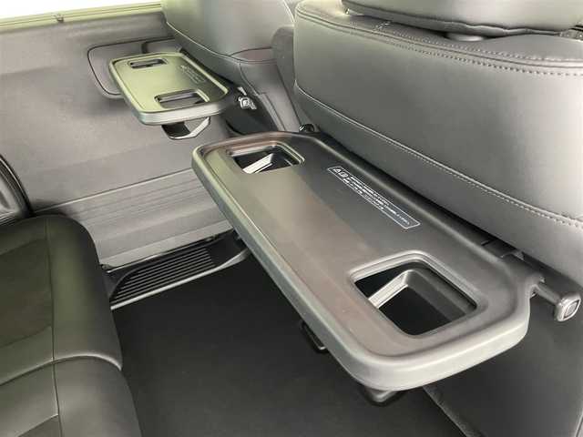 ホンダ Ｎ ＢＯＸ カスタム ターボ 愛知県 2025(令7)年 0.1万km未満 クリスタルブラックパール 届出済未使用車　黒ハーフレザー　前列シートヒーター　両側パワースライドドア　ＬＥＤヘッドライト　フォグランプ　衝突軽減　純正アルミホイール　パドルシフト　ＢＳＭ　プッシュスタート　スマートキー　禁煙車