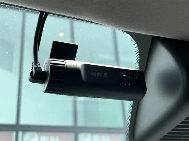 三菱 デリカミニ T プレミアム 奈良県 2023(令5)年 2.2万km 緑Ⅱ ９インチナビ　/フルセグＴＶ　/全方位カメラ　/前後ドライブレコーダー　/ＥＴＣ２．０　/マイパイロット　/両側ハンズフリーパワースライドドア　/デジタルインナーミラー　/ｅ－アシスト　/ハーフレザーシート　/シートヒーター　/ＡＡＣ/追従型クルーズコントロール/ルーフレール/ステアリングヒーター/ロールサンシェード/パドルシフト