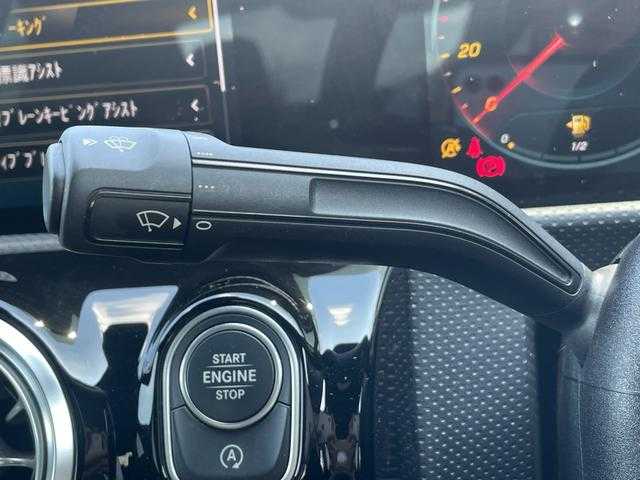 メルセデス・ベンツ ＣＬＡ２００ｄ AMGライン 埼玉県 2021(令3)年 5.6万km ポーラホワイト 黒ハーフレザーシート/アドバンスドパッケージ/アダプティブクルーズコントロール/純正HDDナビ/(Bluetooth/USB/フルセグ)/３６０度カメラ/ヘッドアップディスプレイ/ブラインドスポットモニター/アンビエントライト/シートヒーター/ETC