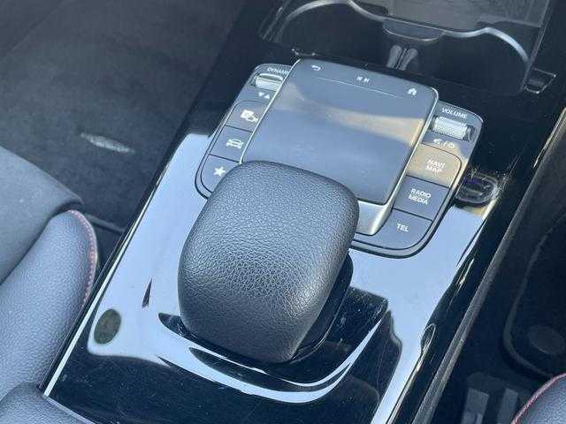 メルセデス・ベンツ ＣＬＡ２００ｄ AMGライン 埼玉県 2021(令3)年 5.6万km ポーラホワイト 黒ハーフレザーシート/アドバンスドパッケージ/アダプティブクルーズコントロール/純正HDDナビ/(Bluetooth/USB/フルセグ)/３６０度カメラ/ヘッドアップディスプレイ/ブラインドスポットモニター/アンビエントライト/シートヒーター/ETC