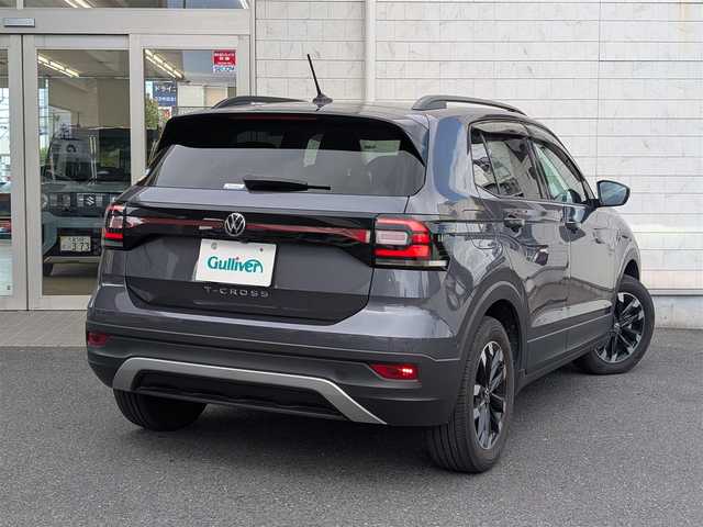 フォルクスワーゲン Ｔ－クロス TSI アクティブ 滋賀県 2022(令4)年 2.5万km ガンＭ／黒 ワンオーナー/ディスプレイオーディオ/ナビ/Bluetoothオーディオ/Apple CarPlay、Android Auto、Mirror Link/バックカメラ/クルーズコントロール/プッシュスタート/ドアバイザー/ETC2.0/LEDヘッドライト/スマートキー×2/整備記録簿(R4、R6)