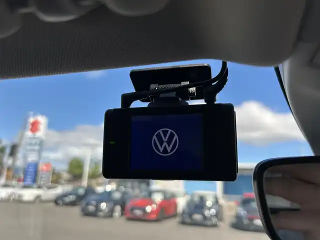 フォルクスワーゲン Ｔ－クロス TSI アクティブ 滋賀県 2022(令4)年 2.5万km 黒／グレー ワンオーナー/ディスプレイオーディオ/ナビ/Bluetoothオーディオ/Apple CarPlay、Android Auto、Mirror Link/バックカメラ/クルーズコントロール/プッシュスタート/ドアバイザー/ETC2.0/LEDヘッドライト/スマートキー×2/整備記録簿(R4、R6)