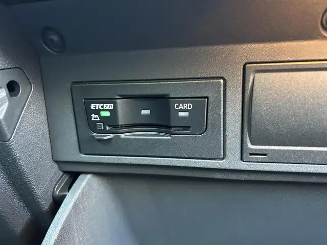 フォルクスワーゲン Ｔ－クロス TSI アクティブ 滋賀県 2022(令4)年 2.5万km 黒／グレー ワンオーナー/ディスプレイオーディオ/ナビ/Bluetoothオーディオ/Apple CarPlay、Android Auto、Mirror Link/バックカメラ/クルーズコントロール/プッシュスタート/ドアバイザー/ETC2.0/LEDヘッドライト/スマートキー×2/整備記録簿(R4、R6)