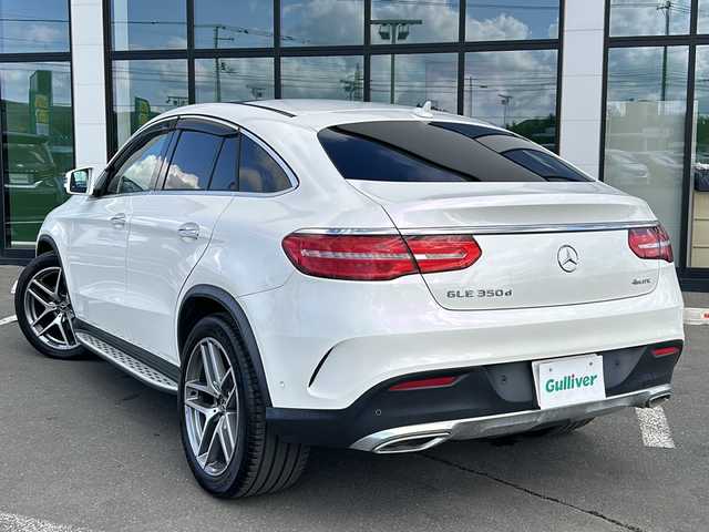 メルセデス・ベンツ ＧＬＥ３５０ｄ 4マチック クーペ スポーツ 道東・釧路十勝 2017(平29)年 13.5万km ダイヤモンドホワイト ・サンルーフ/・４WD/・純正ナビ/（CD/DVD/BT/USB/フルセグ）/・全方位カメラ/・ETC/・純正ドライブレコーダー（前方）/・前席メモリー付パワーシート/・全席シートヒーター/・前席エアシート/・電動リアゲート/・プッシュスタート/・スマートキー/・横滑り防止/・オートライト/・ドアバイザー/・ダブル+カーテンエアバッグ/・取扱説明書/・保証書/・純正アルミホイール付スタッドレス積込（275/45/R21）/2020年製造残4ミリ