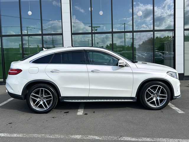 メルセデス・ベンツ ＧＬＥ３５０ｄ 4マチック クーペ スポーツ 道東・釧路十勝 2017(平29)年 13.5万km ダイヤモンドホワイト ・サンルーフ/・４WD/・純正ナビ/（CD/DVD/BT/USB/フルセグ）/・全方位カメラ/・ETC/・純正ドライブレコーダー（前方）/・前席メモリー付パワーシート/・全席シートヒーター/・前席エアシート/・電動リアゲート/・プッシュスタート/・スマートキー/・横滑り防止/・オートライト/・ドアバイザー/・ダブル+カーテンエアバッグ/・取扱説明書/・保証書/・純正アルミホイール付スタッドレス積込（275/45/R21）/2020年製造残4ミリ