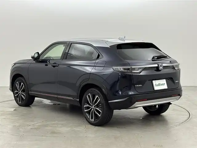 ホンダ ヴェゼル ハイブリッド e:HEV PLaY 福岡県 2023(令5)年 0.6万km ミッドナイトブルービームM ワンオーナー　/ガラスルーフ　/純正ナビ　/置くだけ充電　/ビルトインＥＴＣ２．０　/前後ドラレコ　/ホンダセンシング　/パドルシフト　/ハーフレザー　/シートヒーター　/ステアリングヒーター　/パワーバックドア　/ＬＥＤ