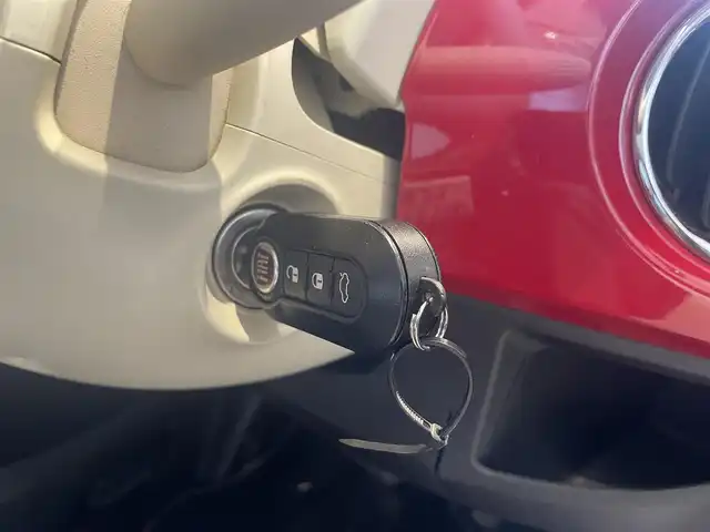 フィアット ５００ 1．2 ポップ 静岡県 2018(平30)年 4.9万km 赤 ＡｐｐｌｅＣａｒＰｌａｙ　/ＢＴ　ＵＳＢ　/キーレス　/前ドラレコ　/アイドリングストップ　/サイド　カーテンエアバッグ　/保証書　取説　スペアキー