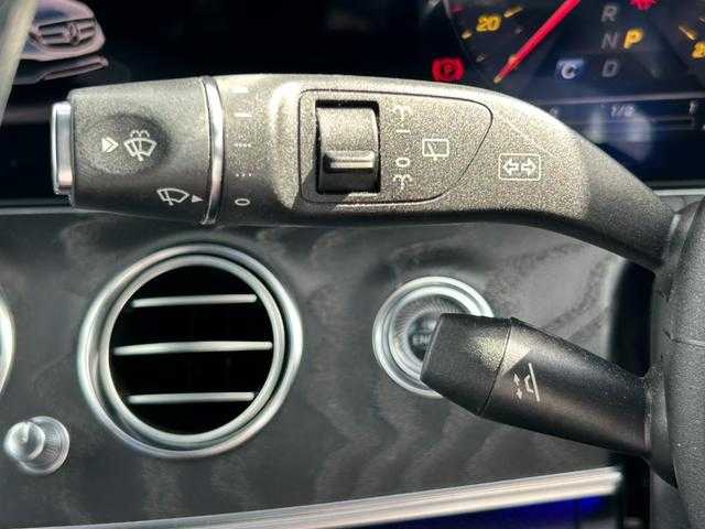メルセデス・ベンツ Ｅ２００ SW アバンギャルド AMGライン 埼玉県 2020(令2)年 3.4万km 黒 黒革シート/純正HDDナビ/(Bluetooth/USB/フルセグ)/ａｐｐｌｅｃａｒｐｌａｙ/ＡＣＣ/エクスクルーシブＰＫＧ/アンビエントライト/シートヒータ/ドライブレコーダー/ＥＴＣ/バックカメラ/ブラインドスポットモニタ