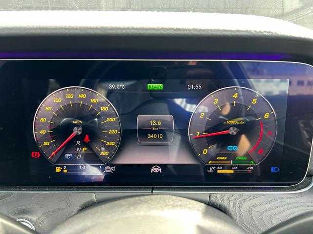 メルセデス・ベンツ Ｅ２００ SW アバンギャルド AMGライン 埼玉県 2020(令2)年 3.4万km 黒 黒革シート/純正HDDナビ/(Bluetooth/USB/フルセグ)/ａｐｐｌｅｃａｒｐｌａｙ/ＡＣＣ/エクスクルーシブＰＫＧ/アンビエントライト/シートヒータ/ドライブレコーダー/ＥＴＣ/バックカメラ/ブラインドスポットモニタ