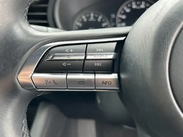 マツダ マツダ３ファストバック 15S ツーリング 群馬県 2020(令2)年 1.9万km ソニックシルバーM ワンオーナー/メモリナビ/バックカメラ/Bluetooth/フルセグテレビ/コーナーセンサー/ACC/ETC/LEDヘッドライト/純正18インチアルミホイール