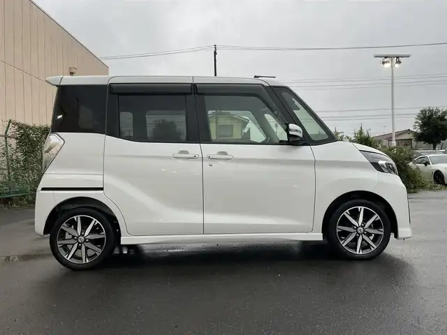 日産 デイズ ルークス ハイウェイスター Gターボ 東京都 2019(令1)年 2.2万km ホワイトパール ターボ/純正ナビ（CN-RE05WD）/Bluetooth/CDプレイヤー/DVDプレイヤー/テレビ/全方位カメラ/サーキュレーター/ドライブレコーダー（HDR-951GW)/両側パワースライドドア/15インチ純正アルミホイール/クルーズコントロール/前後コーナーセンサー/純正LEDヘッドライト/オートライト/オートマチックハイビーム