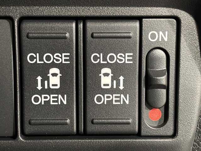 ホンダ フリード ハイブリット e:HEV クロスター 広島県 2025(令7)年 0.1千km メテオロイドグレーメタリック 登録済未使用車　5Km/純正９型ナビ/バックカメラ/シートヒーター/両側パワースライドドア/レーダークルーズコントロール/オートマチックハイビーム/衝突被害軽減ブレーキ/レーンキープアシスト/踏み間違い防止/ブラインドスポットモニター/ホールド機能付電動パーキングブレーキ/コーナーセンサー/LEDヘッドライト/純正15インチアルミホイール(185/65/R15)/エアバッグ(運転席/助手席/サイド/カーテン)