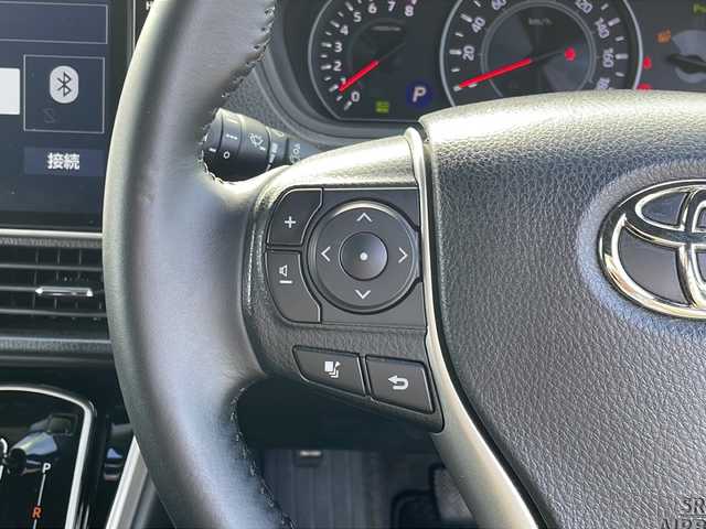 トヨタ ヴォクシー ZS 煌Ⅱ 福岡県 2020(令2)年 4.9万km ブラック 純正10インチナビ/（Bカメラ、Bluetooth、CD、DVD、TV、USB、HDMI、AM、FM）/両側パワースライドドア/純正12.1インチフリップダウンモニター（V12T-R68C)/デュアルエアコン/リアエアコン/クルーズコントロール/ドライブレコーダー前後/ETC/純正16インチホイール/プリクラッシュ/横滑り防止装置/車線逸脱警報/クリアランスソナー/アイドリングストップ/オートマチックハイビーム/プッシュスタート/スマートキー/LEDヘッドライト/フォグランプ/保証書