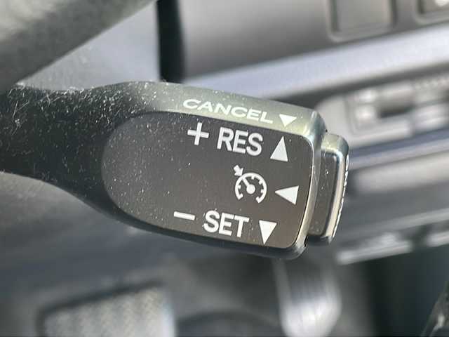 トヨタ ヴォクシー ZS 煌Ⅱ 福岡県 2020(令2)年 4.9万km ブラック 純正10インチナビ/（Bカメラ、Bluetooth、CD、DVD、TV、USB、HDMI、AM、FM）/両側パワースライドドア/純正12.1インチフリップダウンモニター（V12T-R68C)/デュアルエアコン/リアエアコン/クルーズコントロール/ドライブレコーダー前後/ETC/純正16インチホイール/プリクラッシュ/横滑り防止装置/車線逸脱警報/クリアランスソナー/アイドリングストップ/オートマチックハイビーム/プッシュスタート/スマートキー/LEDヘッドライト/フォグランプ/保証書
