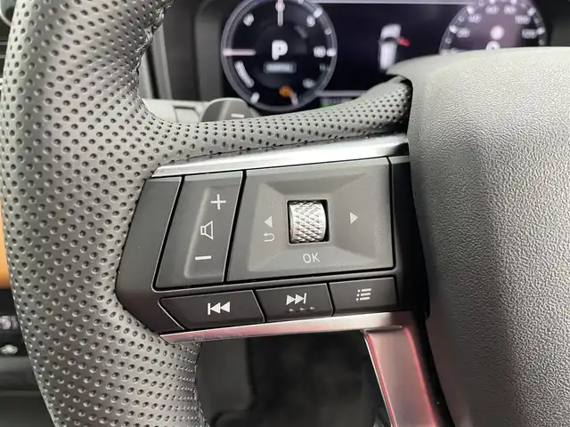 三菱 アウトランダー ＰＨＥＶ P 宮城県 2022(令4)年 0.1万km チタニウムグレーメタリック サンルーフ　/純正９型ナビ　/ＢＯＳＥサウンド　/黒革シート　/全周囲カメラ　/マイパイロット　/シート／ステアリングヒーター　/パワーバックドア　/ワイヤレス充電　/１００Ｖ電源　/スマートフォン連携　/車線維持支援/オートハイビーム/衝突軽減ブレーキ/パーキングセンサー/充電ケーブル車載/禁煙車