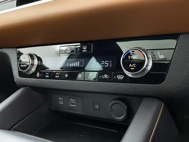 三菱 アウトランダー ＰＨＥＶ P 宮城県 2022(令4)年 0.1万km チタニウムグレーメタリック サンルーフ　/純正９型ナビ　/ＢＯＳＥサウンド　/黒革シート　/全周囲カメラ　/マイパイロット　/シート／ステアリングヒーター　/パワーバックドア　/ワイヤレス充電　/１００Ｖ電源　/スマートフォン連携　/車線維持支援/オートハイビーム/衝突軽減ブレーキ/パーキングセンサー/充電ケーブル車載/禁煙車