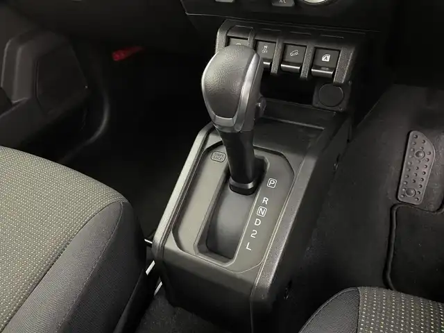 スズキ ジムニー XC 宮城県 2024(令6)年 0.7万km ブルーイッシュブラックパール3 純正ナビ（ワンセグTV/CD，DVD/BT)/バックカメラ/前方ドライブレコーダー/シートヒーター/前後コーナーセンサー/ヒーテッドドアミラー/LEDヘッドライト/ETC/ターボ