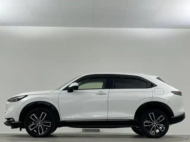 ホンダ ヴェゼル ハイブリッド e:HEV Z 埼玉県 2021(令3)年 3.3万km プラチナホワイトパール 純正９インチナビ　バックカメラ　Ｂｌｕｅｔｏｏｔｈ　シートヒーター　ハーフレザーシート　ＢＳＭ　ダウンヒルアシストコントロール　レーダークルーズコントロール　スマートキー　前後ドライブレコーダーＥＴＣ