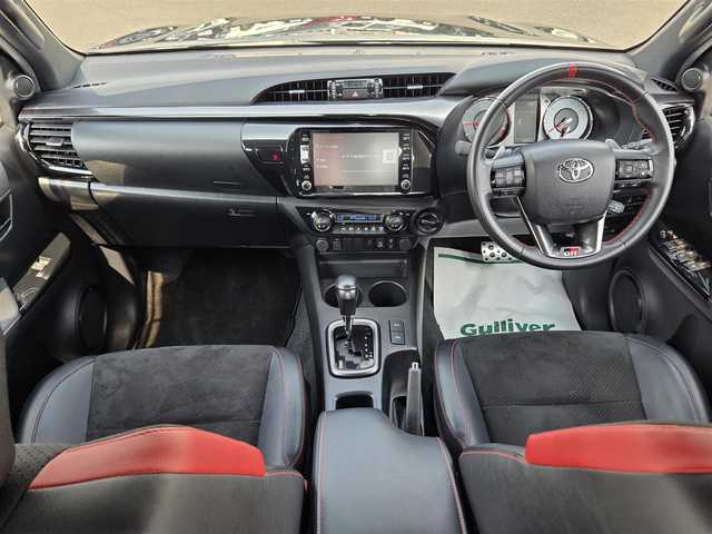 トヨタ ハイラックス Z GRスポーツ 鹿児島県 2022(令4)年 6.2万km アティチュードブラックマイカ GRサイドステップ/GRスポーツバー/パノラミックビューモニター/純正ディスプレィオーディオ/トヨタセーフティセンス/レダークルーズコントロール/パドルシフト/ハーフレザーシート/パワーシート/アイドリングストップ/ドライブレコーダー/ETC