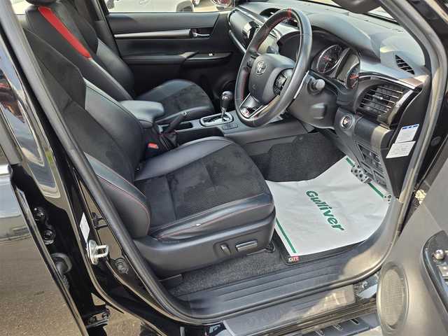 トヨタ ハイラックス Z GRスポーツ 鹿児島県 2022(令4)年 6.2万km アティチュードブラックマイカ GRサイドステップ/GRスポーツバー/パノラミックビューモニター/純正ディスプレィオーディオ/トヨタセーフティセンス/レダークルーズコントロール/パドルシフト/ハーフレザーシート/パワーシート/アイドリングストップ/ドライブレコーダー/ETC