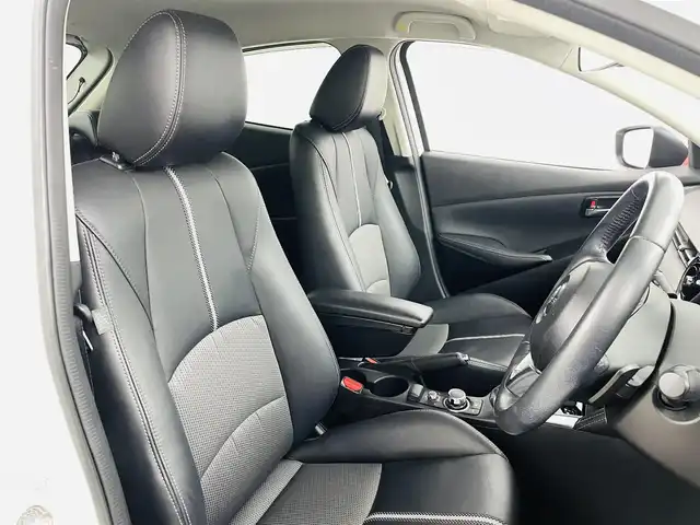 マツダ デミオ XD ブラックレザーリミテッド 福島県 2016(平28)年 6.6万km スノーフレイクホワイトパールマイカ 衝突軽減/・車線逸脱警報/・オートマチックハイビーム/・GVC/純正エアロ（フロント サイド）/純正7インチディスプレイオーディオ/・フルセグ/TV/BT/USB/AUX/SD/CD/DVD/FM/AM/バックカメラ/クルーズコントロール/LEDオートライト/・フォグライト/ハーフレザー/・シートヒーター/純正アルミホイール付きサマータイヤ/革ステアリング/・ステアリングリモコン/・パドルシフト/アイドリングストップ/純正フロアマット/純正ドアバイザー/アイドリングストップ/電動格納ミラー/・ウィンカーミラー/MTモード付AT/プッシュスタート/・スマートキー