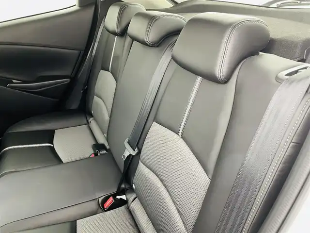 マツダ デミオ XD ブラックレザーリミテッド 福島県 2016(平28)年 6.6万km スノーフレイクホワイトパールマイカ 衝突軽減/・車線逸脱警報/・オートマチックハイビーム/・GVC/純正エアロ（フロント サイド）/純正7インチディスプレイオーディオ/・フルセグ/TV/BT/USB/AUX/SD/CD/DVD/FM/AM/バックカメラ/クルーズコントロール/LEDオートライト/・フォグライト/ハーフレザー/・シートヒーター/純正アルミホイール付きサマータイヤ/革ステアリング/・ステアリングリモコン/・パドルシフト/アイドリングストップ/純正フロアマット/純正ドアバイザー/アイドリングストップ/電動格納ミラー/・ウィンカーミラー/MTモード付AT/プッシュスタート/・スマートキー