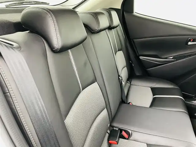 マツダ デミオ XD ブラックレザーリミテッド 福島県 2016(平28)年 6.6万km スノーフレイクホワイトパールマイカ 衝突軽減/・車線逸脱警報/・オートマチックハイビーム/・GVC/純正エアロ（フロント サイド）/純正7インチディスプレイオーディオ/・フルセグ/TV/BT/USB/AUX/SD/CD/DVD/FM/AM/バックカメラ/クルーズコントロール/LEDオートライト/・フォグライト/ハーフレザー/・シートヒーター/純正アルミホイール付きサマータイヤ/革ステアリング/・ステアリングリモコン/・パドルシフト/アイドリングストップ/純正フロアマット/純正ドアバイザー/アイドリングストップ/電動格納ミラー/・ウィンカーミラー/MTモード付AT/プッシュスタート/・スマートキー