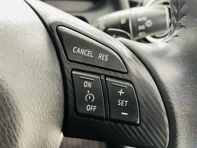 マツダ デミオ XD ブラックレザーリミテッド 福島県 2016(平28)年 6.6万km スノーフレイクホワイトパールマイカ 衝突軽減/・車線逸脱警報/・オートマチックハイビーム/・GVC/純正エアロ（フロント サイド）/純正7インチディスプレイオーディオ/・フルセグ/TV/BT/USB/AUX/SD/CD/DVD/FM/AM/バックカメラ/クルーズコントロール/LEDオートライト/・フォグライト/ハーフレザー/・シートヒーター/純正アルミホイール付きサマータイヤ/革ステアリング/・ステアリングリモコン/・パドルシフト/アイドリングストップ/純正フロアマット/純正ドアバイザー/アイドリングストップ/電動格納ミラー/・ウィンカーミラー/MTモード付AT/プッシュスタート/・スマートキー