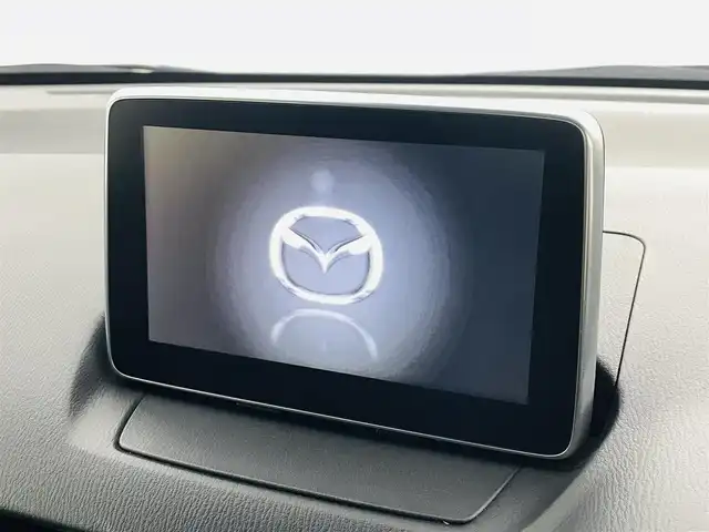 マツダ デミオ XD ブラックレザーリミテッド 福島県 2016(平28)年 6.6万km スノーフレイクホワイトパールマイカ 衝突軽減/・車線逸脱警報/・オートマチックハイビーム/・GVC/純正エアロ（フロント サイド）/純正7インチディスプレイオーディオ/・フルセグ/TV/BT/USB/AUX/SD/CD/DVD/FM/AM/バックカメラ/クルーズコントロール/LEDオートライト/・フォグライト/ハーフレザー/・シートヒーター/純正アルミホイール付きサマータイヤ/革ステアリング/・ステアリングリモコン/・パドルシフト/アイドリングストップ/純正フロアマット/純正ドアバイザー/アイドリングストップ/電動格納ミラー/・ウィンカーミラー/MTモード付AT/プッシュスタート/・スマートキー