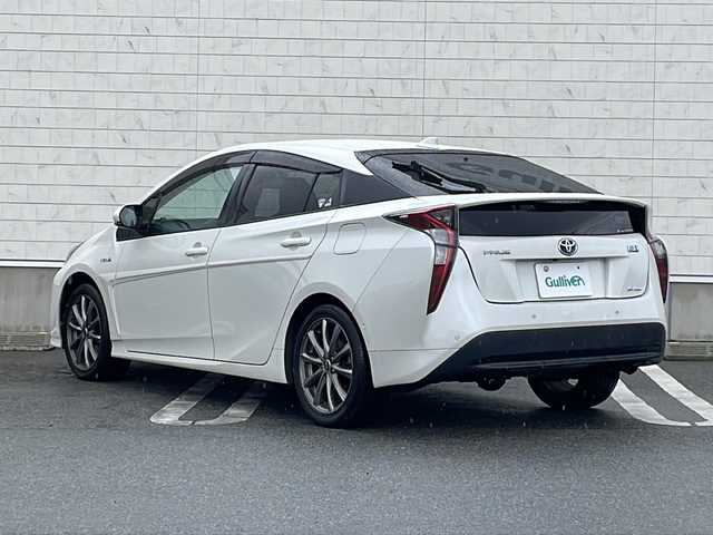 トヨタ プリウス A プレミアム 山形県 2017(平29)年 8.9万km ホワイトパールクリスタルシャイン 禁煙車/Toyota Safety Sense /・プリクラッシュセーフティ/・レーンディパーチャーアラート/・オートマチックハイビーム/・レーダークルーズコントロール/ヘッドアップディスプレイ/パーキングアシスト/合皮シート/純正ナビ(DSZT-YC4T)/CD.DVD.BT.SD/フルセグ/バック・フロントカメラ/パワーシート/シートヒーター/ETC2.0/AC100V(1500W)/純正エンジンスターター/ソライブレコーダー/LEDヘッドライト/プッシュスタート/スマートキー